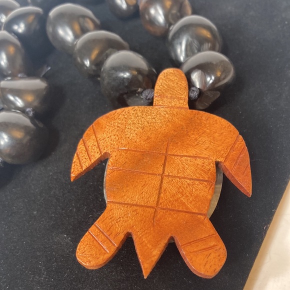 Kukui Nut Necklace with Wood Turtle Accent - Picture 13 of 15